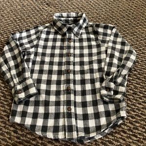 Oshkosh Boys shirt size 6 like new
